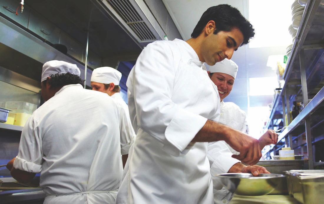 Lightweight vs. Traditional Cotton Chef Jackets: A Cost-Benefit Analysis for Australian Restaurants