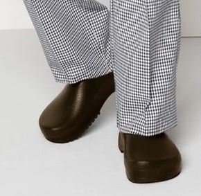 How to Choose the Best Chef Shoes for 12-Hour Shifts